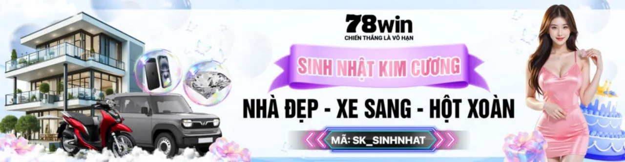 Sân vận động đầy ắp khán giả với trận đấu bóng đá đang diễn ra sôi nổi, logo af888 nổ hũ nổi bật